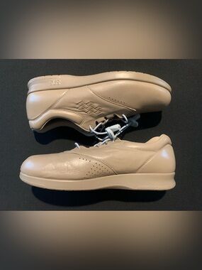 SAS Women’s Casual Lace-Up Comfort Shoes in Beige